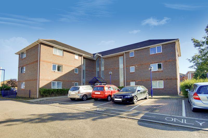 2 bedroom flat for sale in Thamesmead, WaltonOnThames, KT12