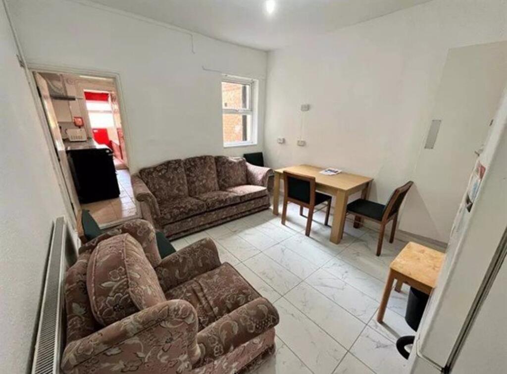 Main image of property: 106 Hubert Road, B29 6ER