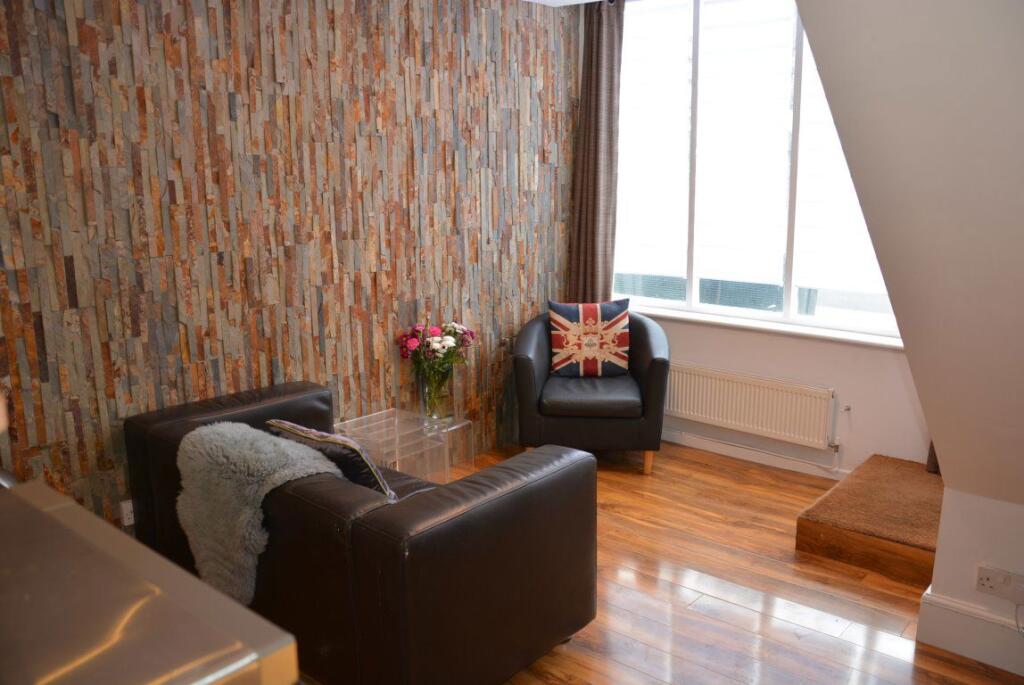 Main image of property: 798a Pershore Road, B29 7NG