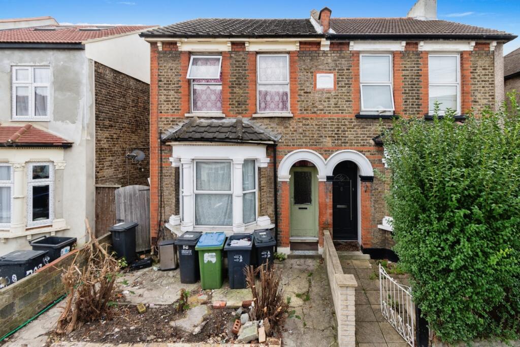 4 bedroom semidetached house for sale in Davidson Road, Croydon