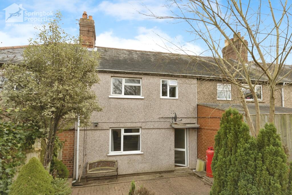 3 bedroom terraced house for sale in Silver Birches, School Road