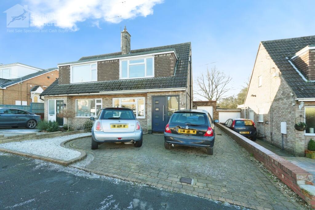 3 bedroom semi-detached house for sale in Valley Drive, Hull, South Humberside, HU10