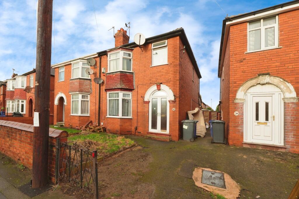 3 bedroom semidetached house for sale in Rufford Road, Doncaster, South Yorkshire, DN4