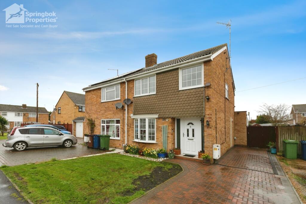 3 bedroom semidetached house for sale in Birch Avenue, Chatteris