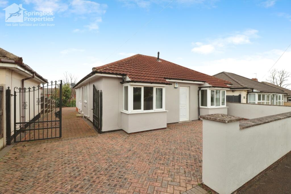 3 bedroom detached bungalow for sale in The Grove, Doncaster, South Yorkshire, DN2