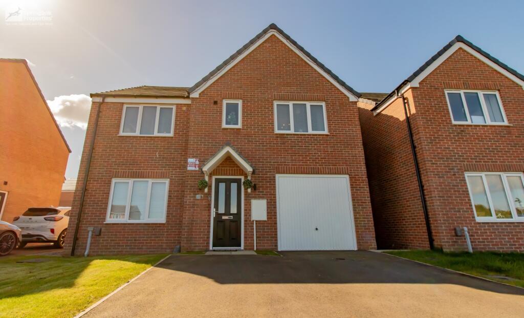 5 bedroom detached house for sale in Claxby Grove, Cramlington