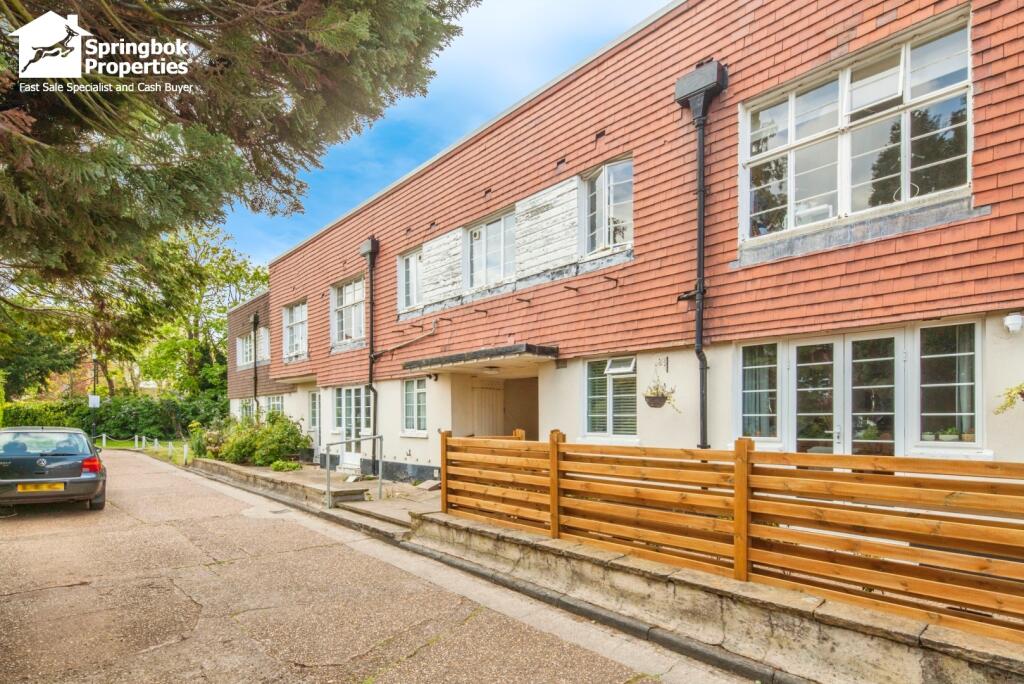 3 bedroom apartment for sale in Crown Lane, Streatham, London, City of