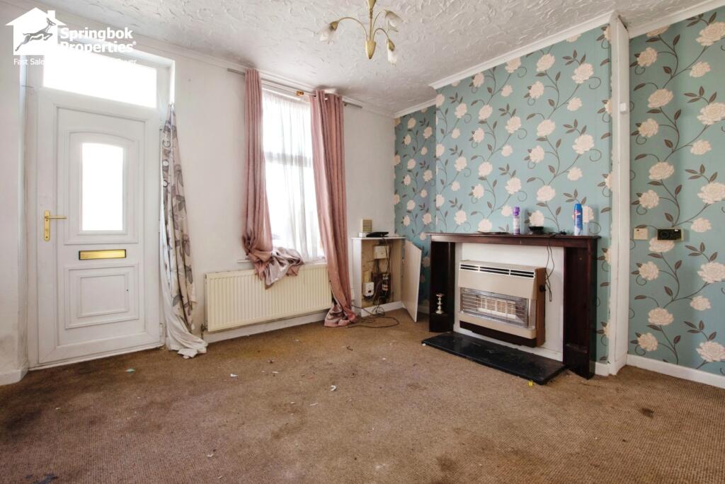 3 bedroom terraced house for sale in Watnall Road, Nottingham