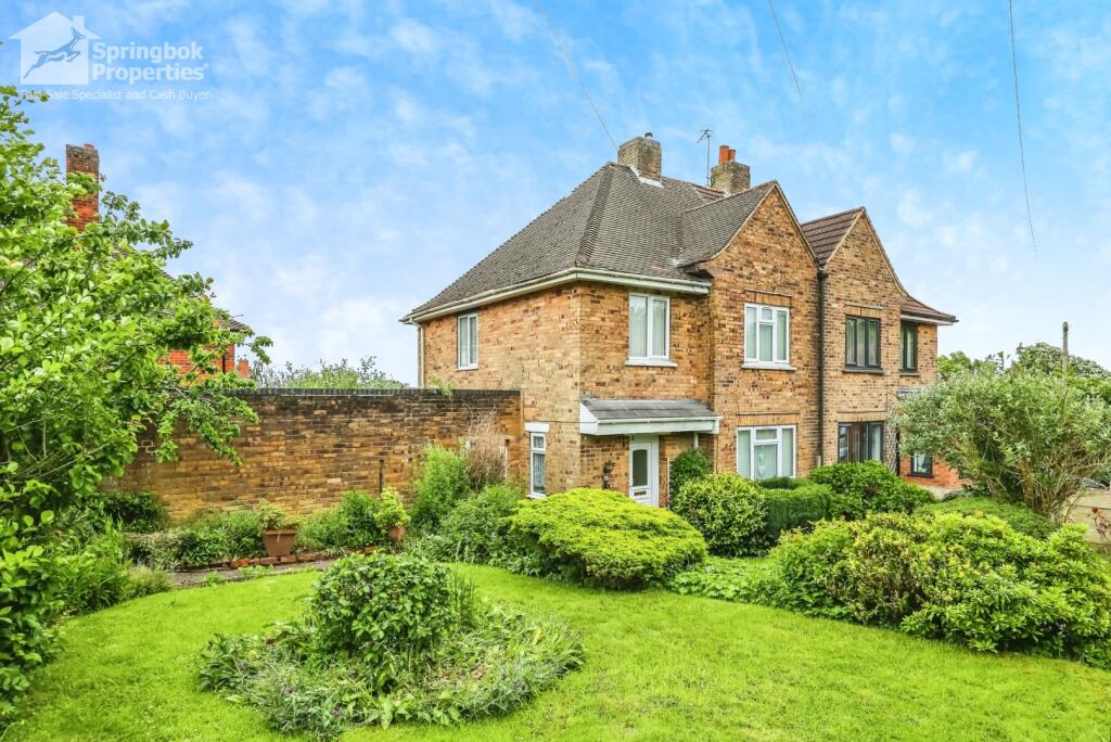 3 bedroom semidetached house for sale in Beauvale Drive, Ilkeston