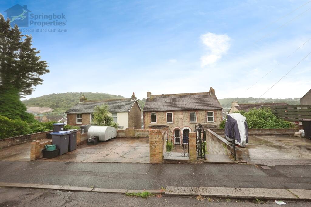 3 bedroom semidetached house for sale in Hardwicke Road, Dover, Kent, CT17