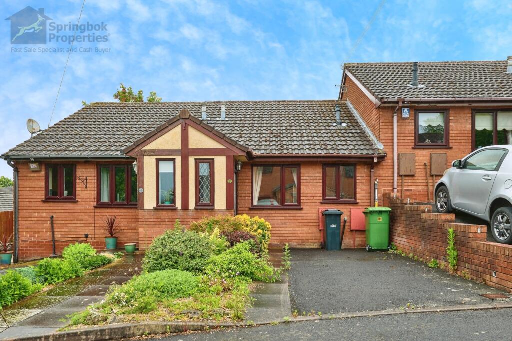 2 bedroom semidetached bungalow for sale in Carder Drive, Brierley