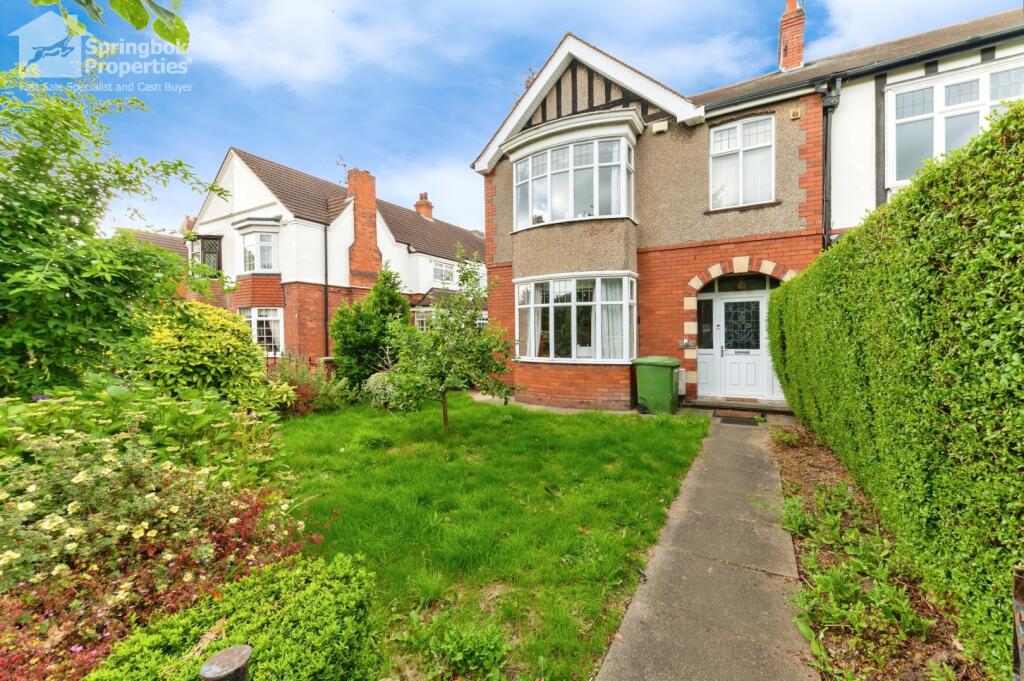 4 bedroom end of terrace house for sale in Weelsby Road, Grimsby, South