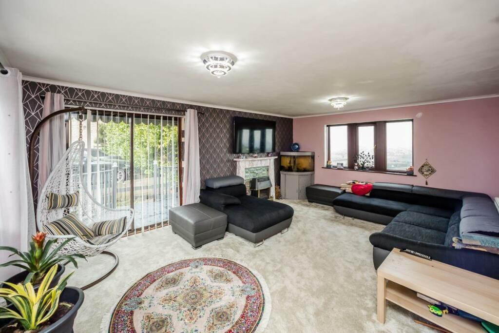 Additional property image - Scarlet Heights, Queensbury, Bradford, Yorkshire