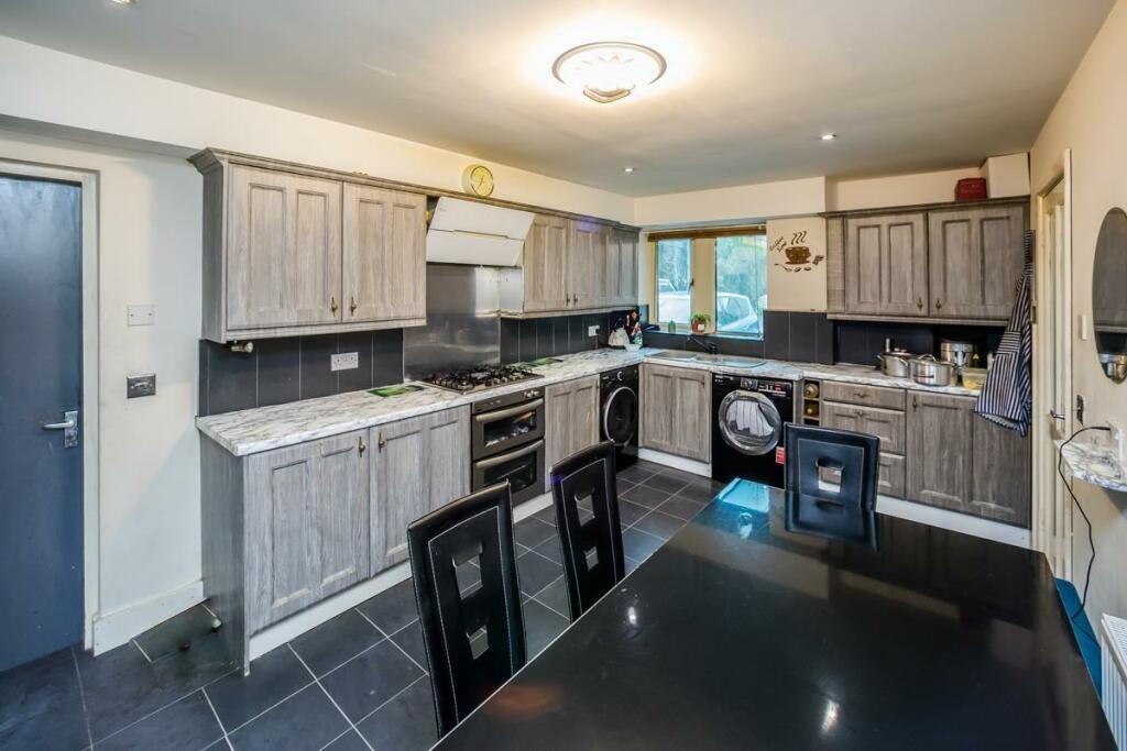 Additional property image - Scarlet Heights, Queensbury, Bradford, Yorkshire