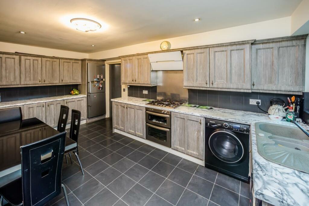 Additional property image - Scarlet Heights, Queensbury, Bradford, Yorkshire