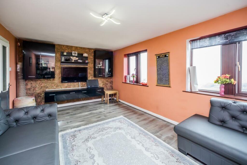 Additional property image - Scarlet Heights, Queensbury, Bradford, Yorkshire