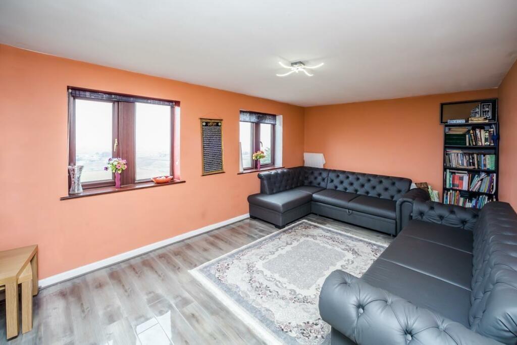 Additional property image - Scarlet Heights, Queensbury, Bradford, Yorkshire