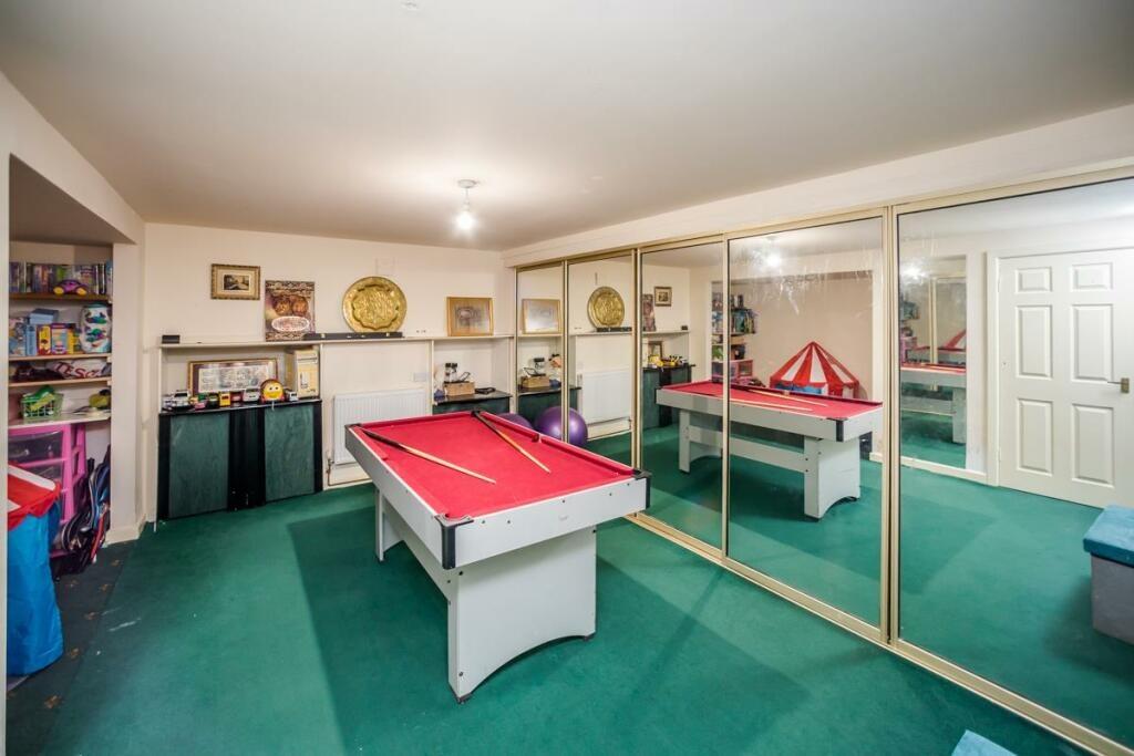 Additional property image - Scarlet Heights, Queensbury, Bradford, Yorkshire