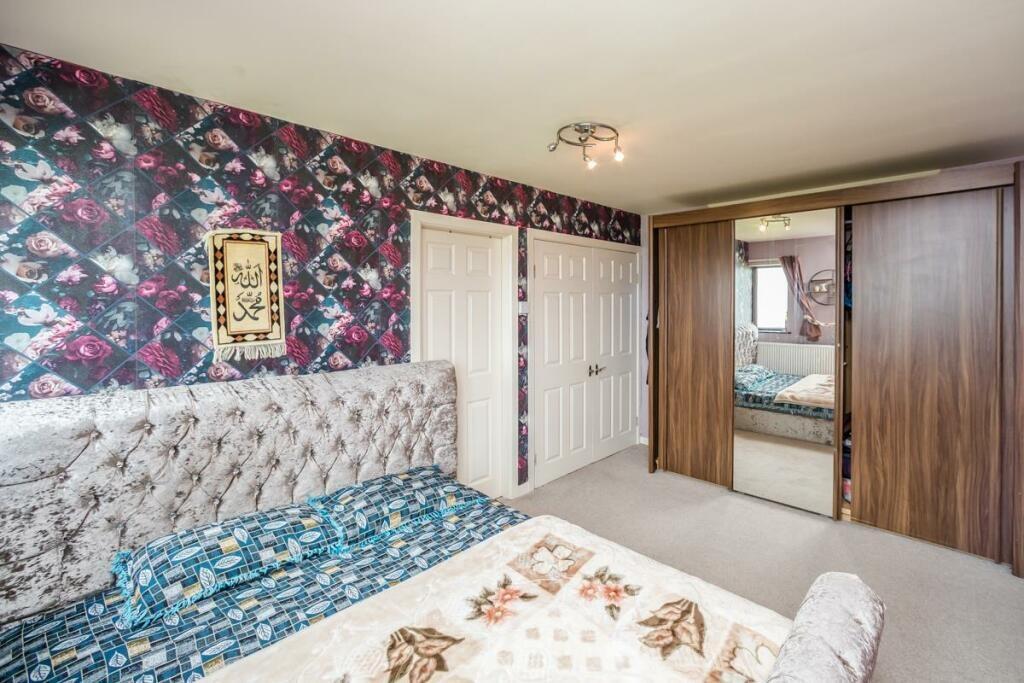 Additional property image - Scarlet Heights, Queensbury, Bradford, Yorkshire