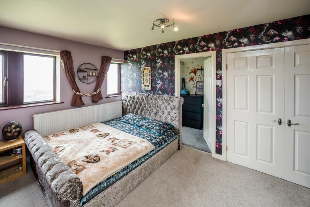 Additional property image - Scarlet Heights, Queensbury, Bradford, Yorkshire