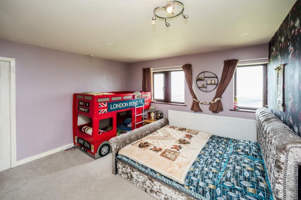 Additional property image - Scarlet Heights, Queensbury, Bradford, Yorkshire