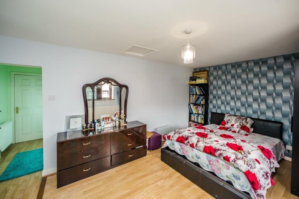 Additional property image - Scarlet Heights, Queensbury, Bradford, Yorkshire