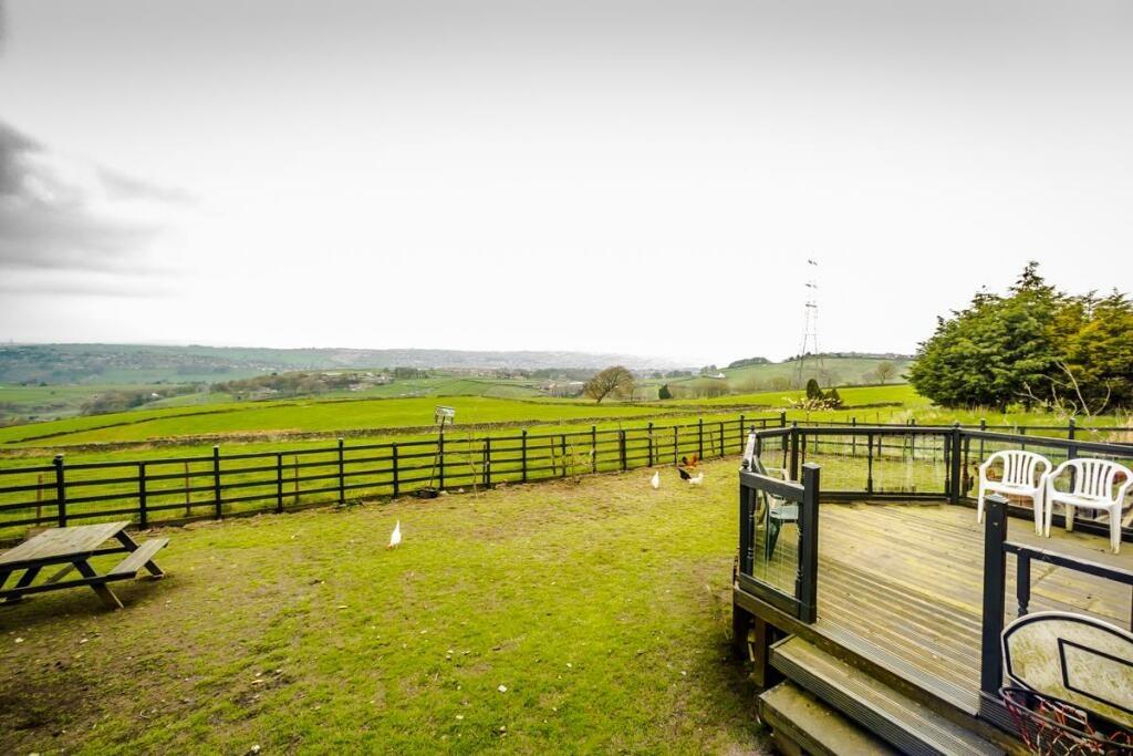 Additional property image - Scarlet Heights, Queensbury, Bradford, Yorkshire
