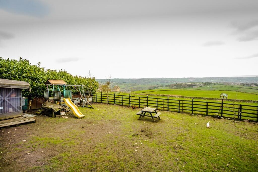 Additional property image - Scarlet Heights, Queensbury, Bradford, Yorkshire