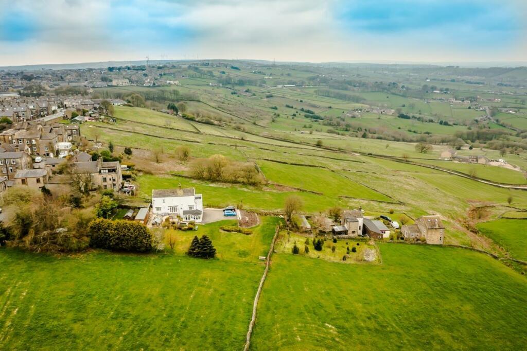 Additional property image - Scarlet Heights, Queensbury, Bradford, Yorkshire