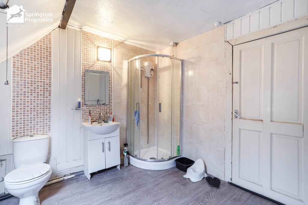 Additional property image - Selborne Villas, Bradford, West Yorkshire