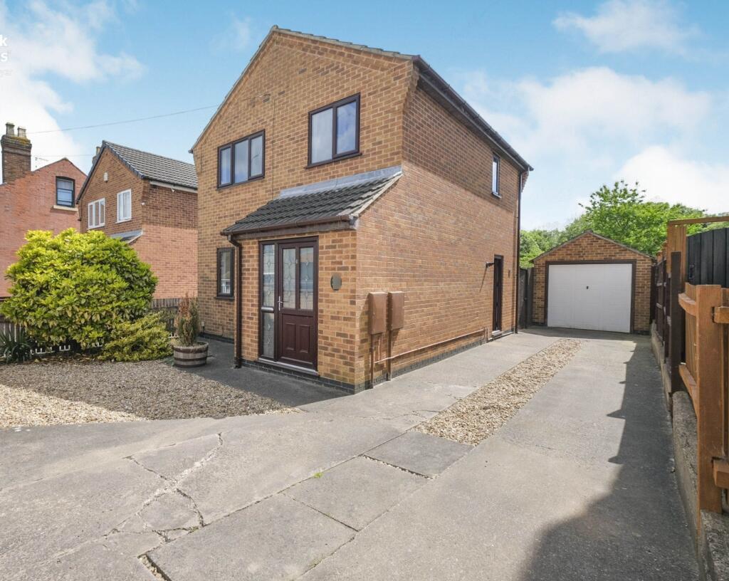 3 bedroom detached house