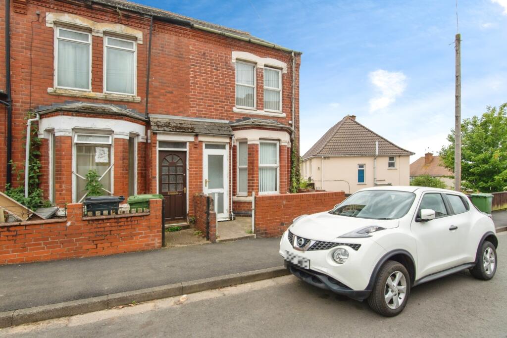 4 bedroom end of terrace house