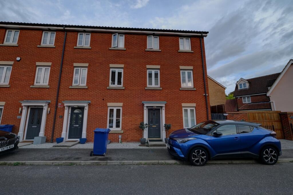Main image of property: Sachfield Drive, Chafford Hundred, Thurrock, Essex