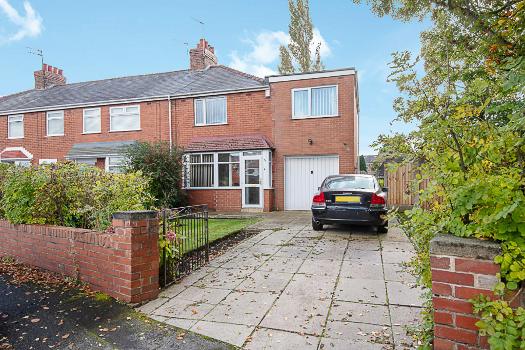 3 bedroom terraced house for sale in Brookfield Ave, Rainhill, Prescot