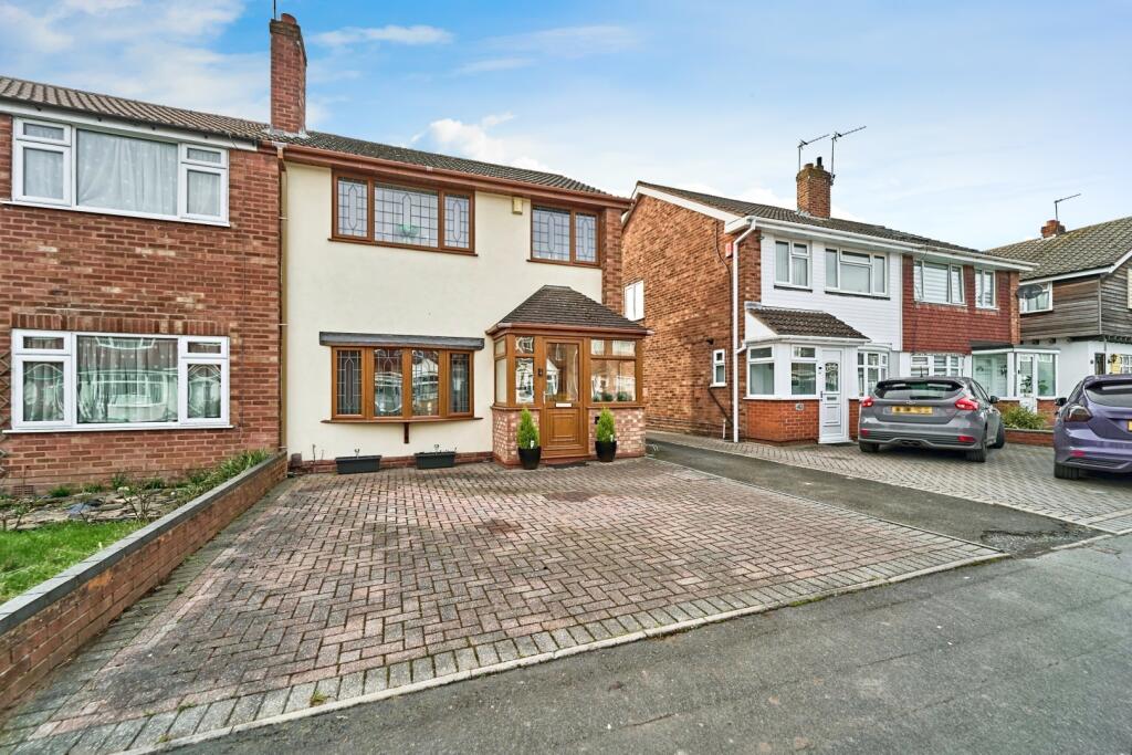 3 bedroom semi-detached house
