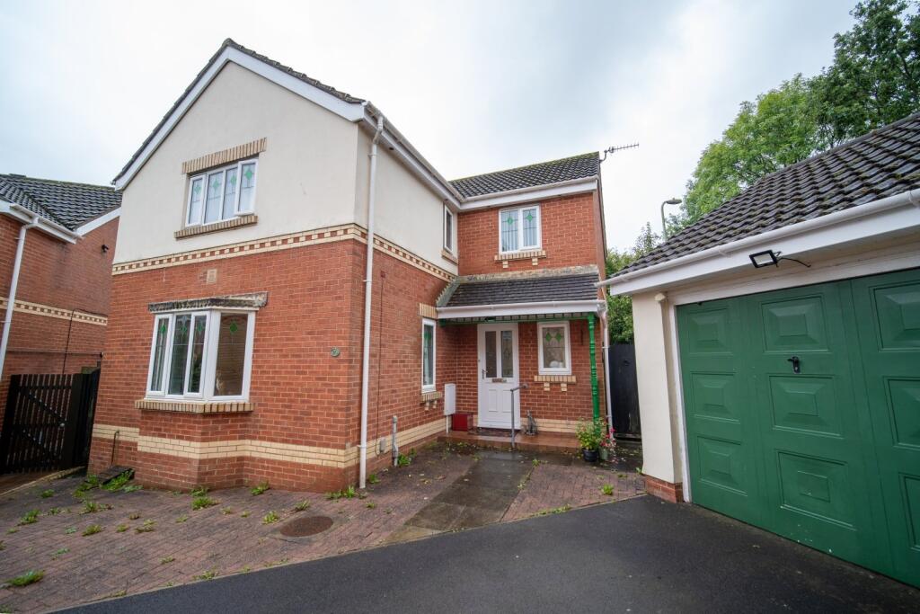 4 bedroom detached house