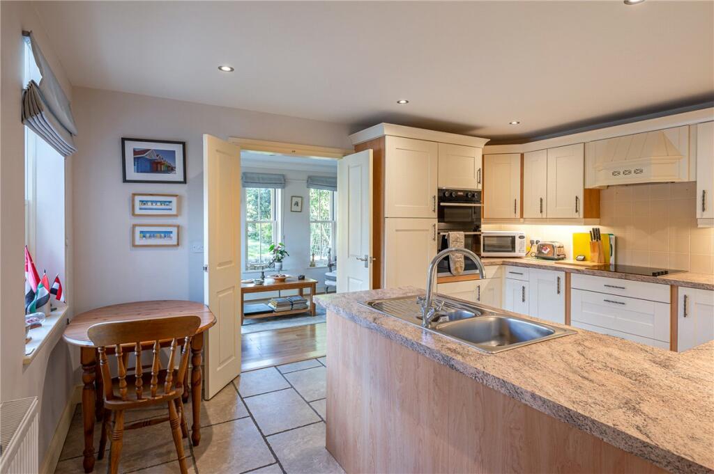 4 bedroom detached house for sale in High Street, Thornton Le Clay