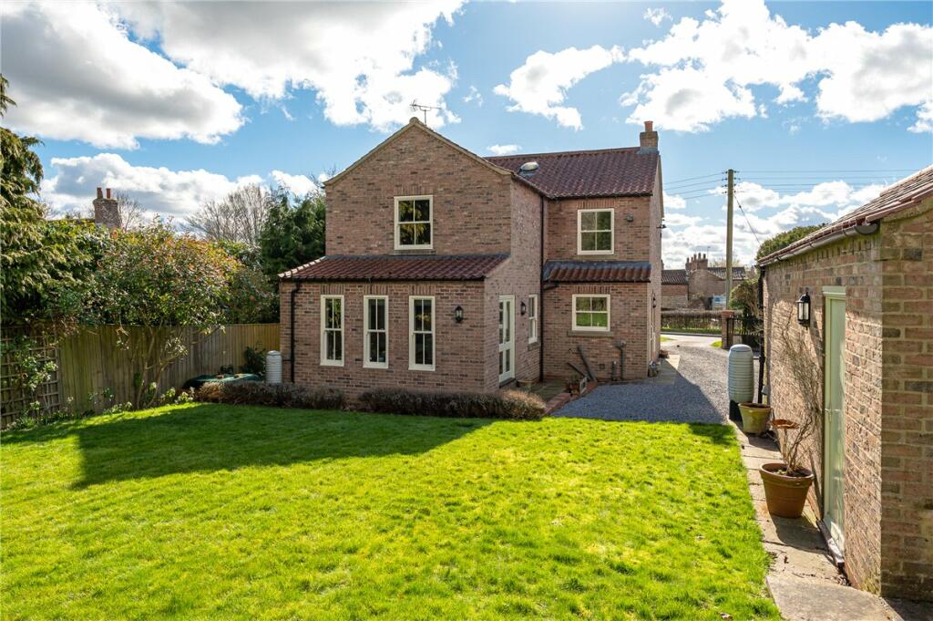 4 bedroom detached house for sale in High Street, Thornton Le Clay