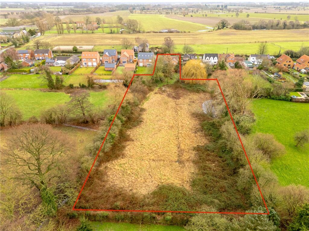 3 bedroom bungalow for sale in Main Street, South Duffield, Selby, YO8