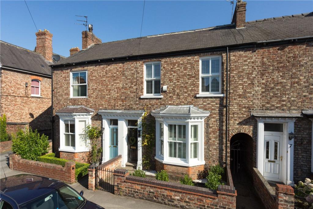 4 bedroom terraced house for sale in Heslington Lane, York, North