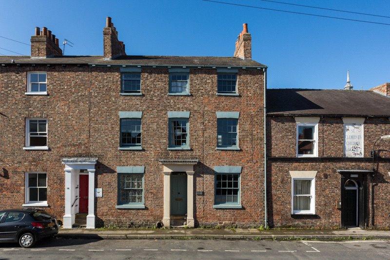 5 bedroom terraced house for sale in Street, York, YO23