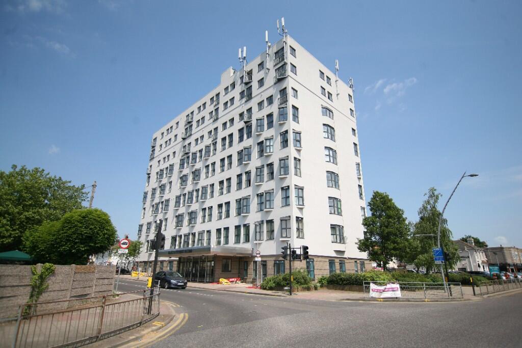 Main image of property: High Road, Romford, London, RM6