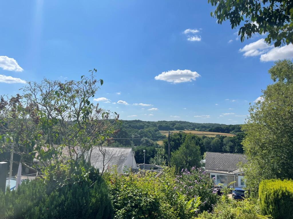 2 bedroom detached bungalow for rent in Corfe Mullen, BH21