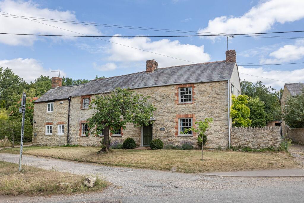 Main image of property: Lower End, Great Milton, OX44