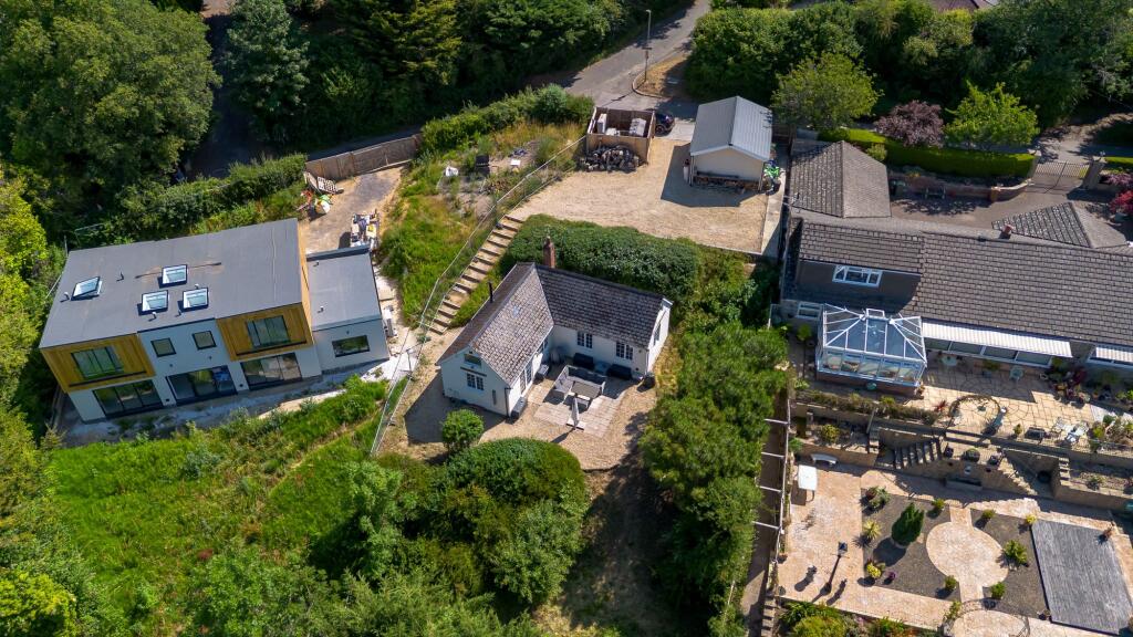 Main image of property: The Ridings, Oxford, OX3 8TA