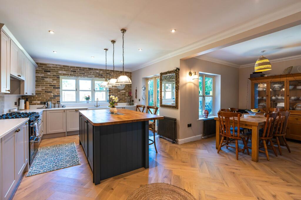 Main image of property: White Hart, Old Marston, OX3