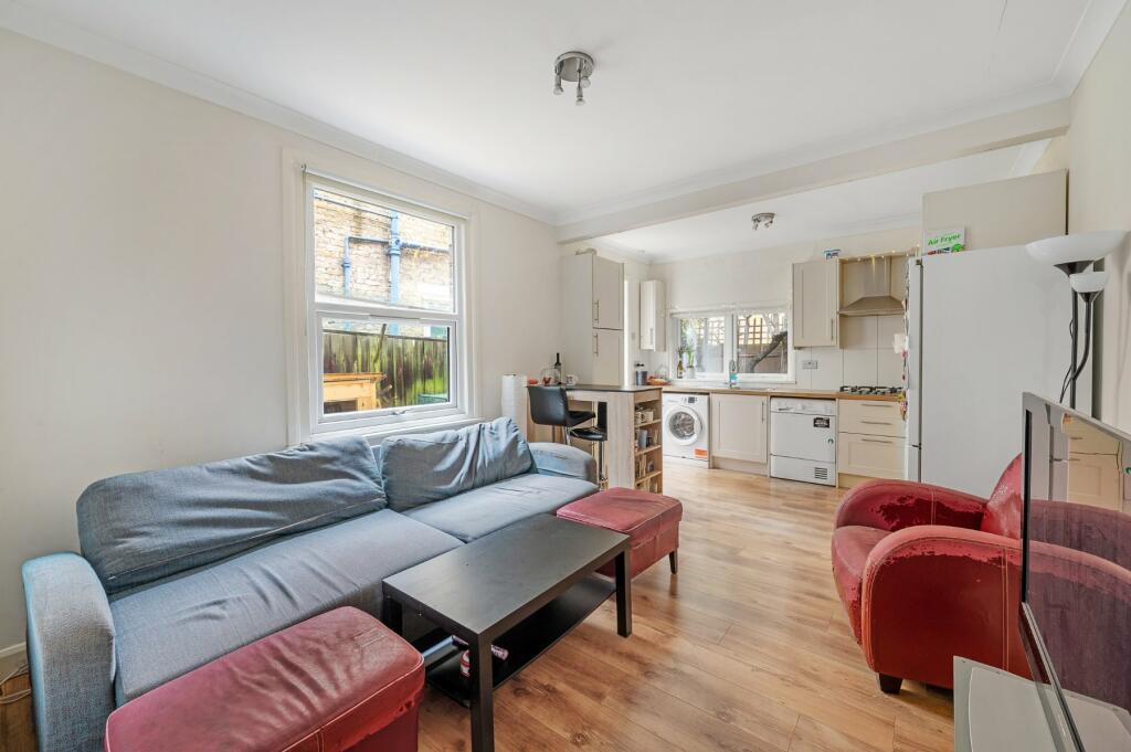 2 bedroom property for sale in Valetta Road, London, W3