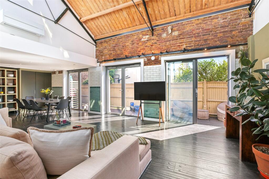 Main image of property: Clifden Road, Brentford, TW8