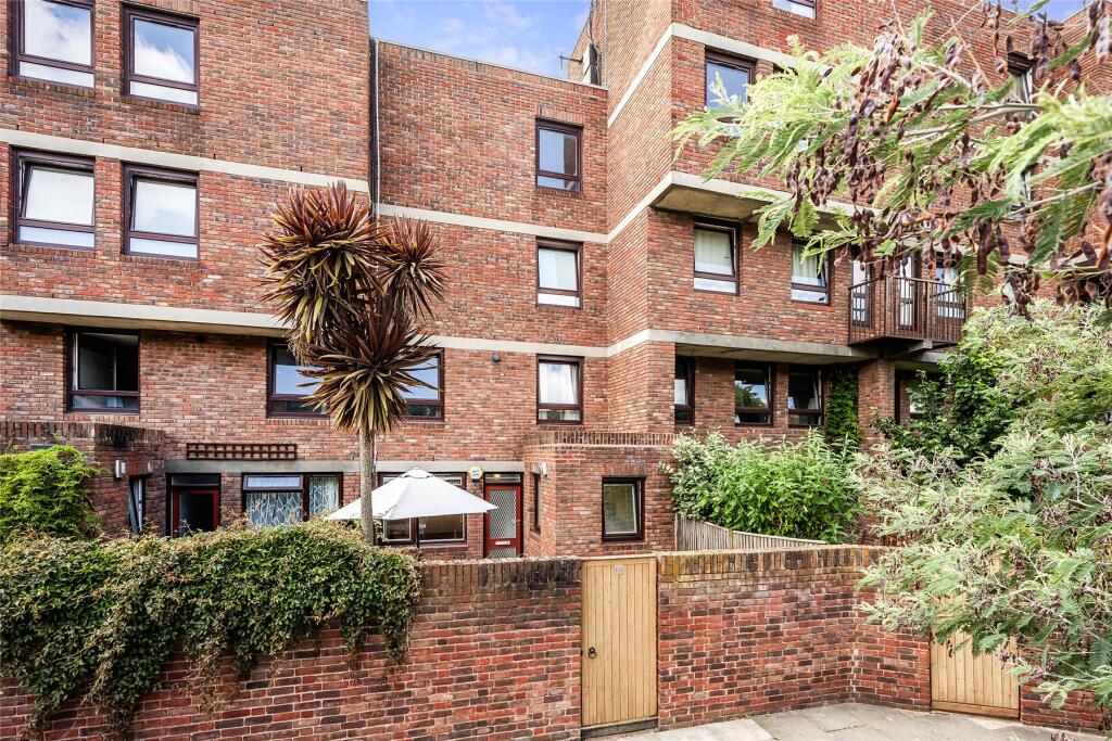 Main image of property: More Close, London, W14