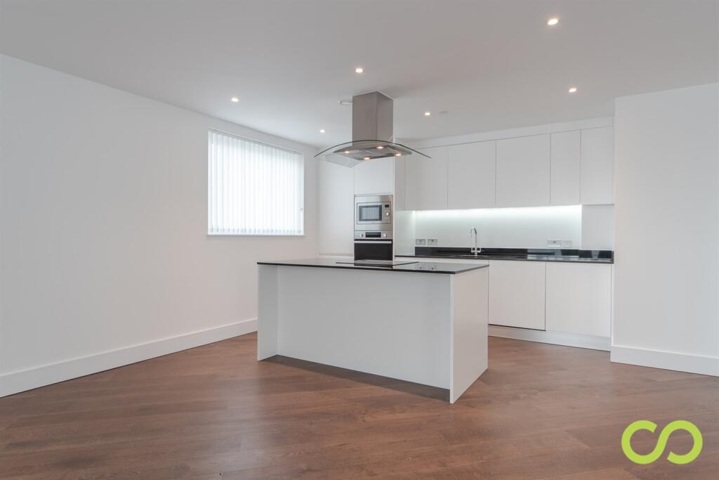 Main image of property: Gateway Tower, Western Gateway, E16